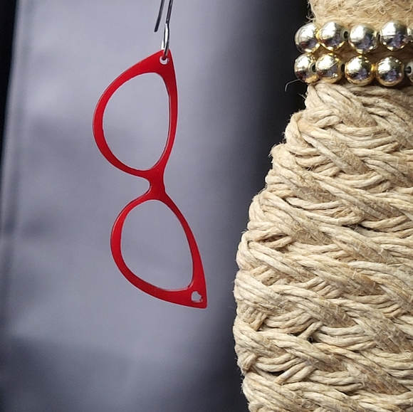 Cat eye frames laser cut dangle earrings - Picture 4 of 13